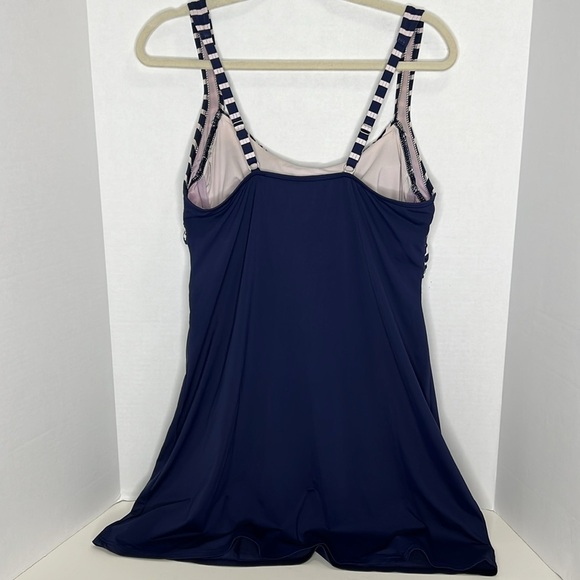 Lands End Women Modest Twist Front Dresskini Top Swimsuit Size 10 - Picture 7 of 8